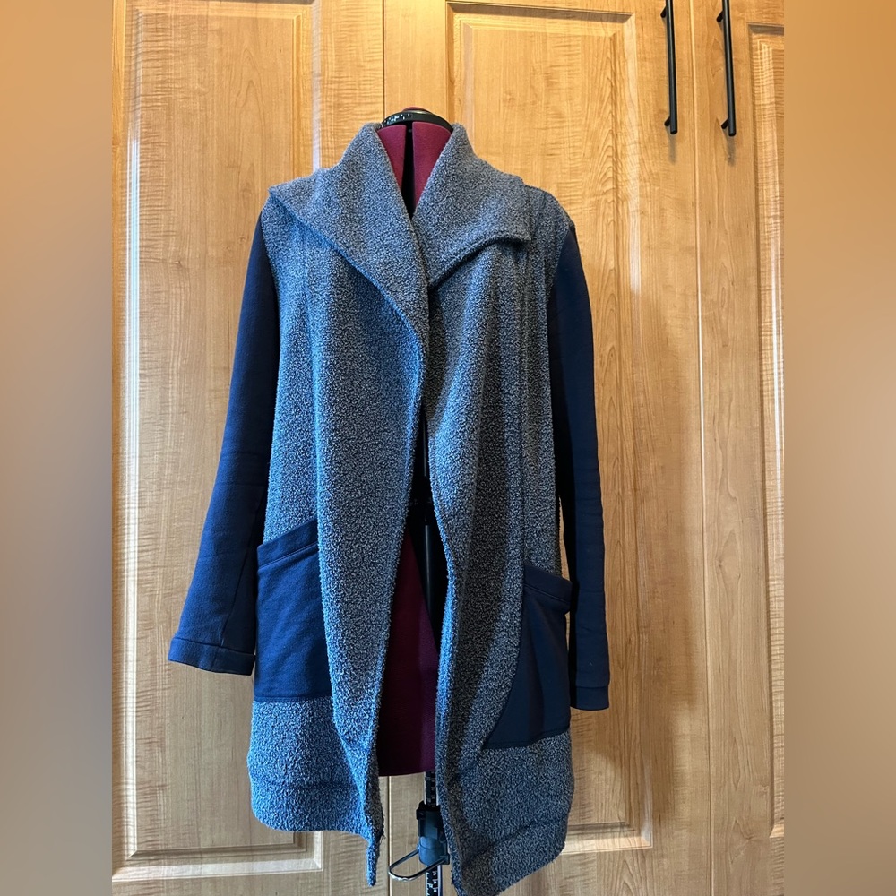 Anthropologie sweater, navy. Size M.